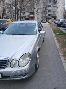 Mercedes-Benz E 320 Седан, снимка 6