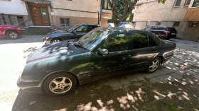 Mercedes-Benz E 200, снимка 4