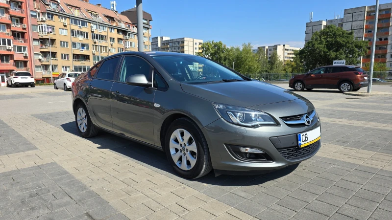 Opel Astra 1.4 Turbo, снимка 1 - Автомобили и джипове - 47323530