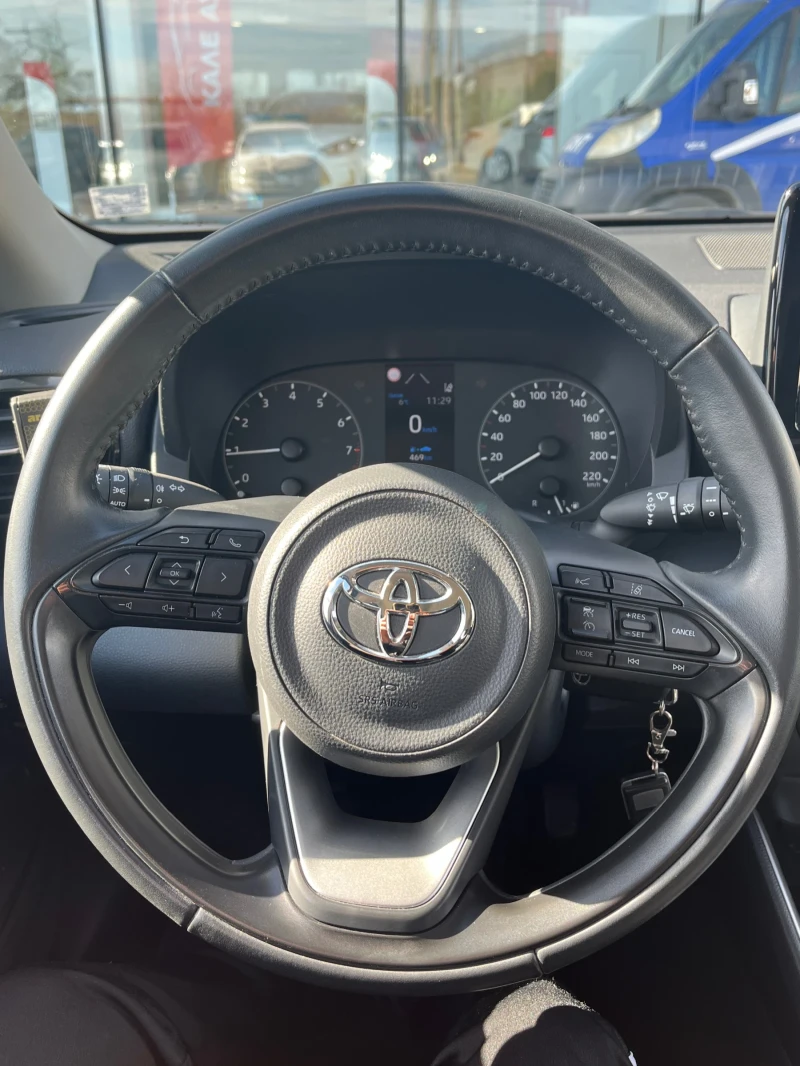 Toyota Yaris, снимка 6 - Автомобили и джипове - 47832759