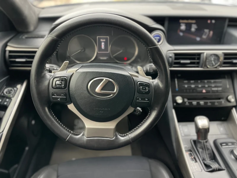 Lexus IS 300 Hybrid , снимка 9 - Автомобили и джипове - 48082212