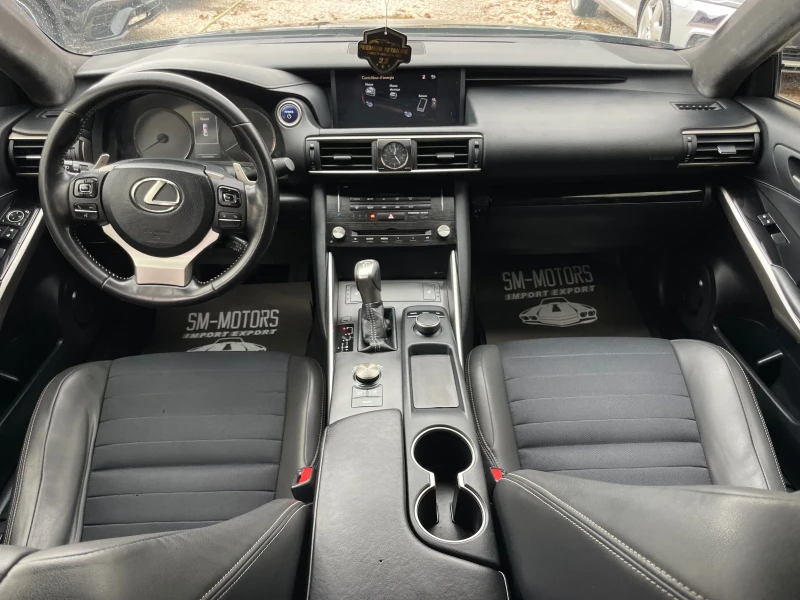 Lexus IS 300 Hybrid , снимка 8 - Автомобили и джипове - 48082212