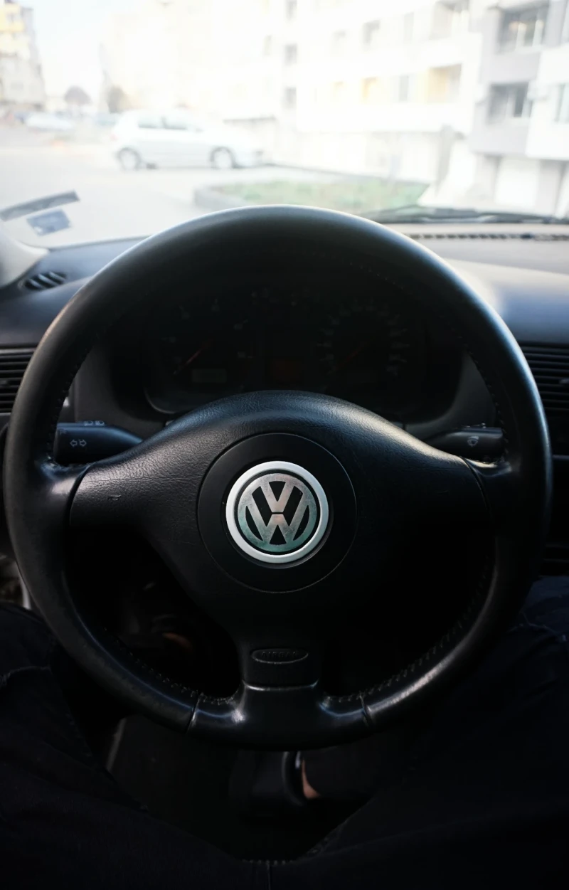 VW Golf, снимка 9 - Автомобили и джипове - 49134016