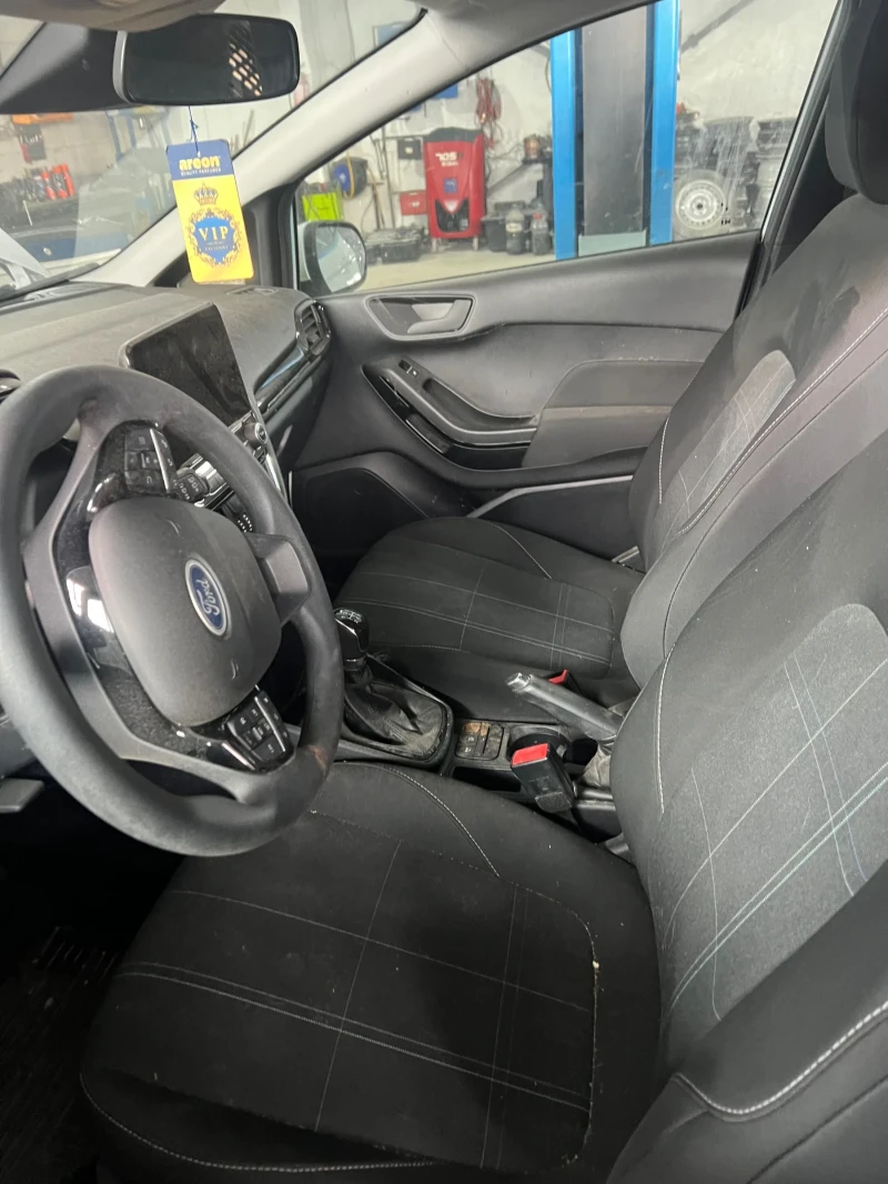 Ford Fiesta 1.1i, снимка 7 - Автомобили и джипове - 50487856