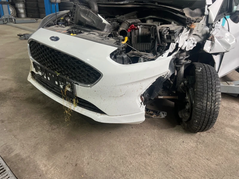 Ford Fiesta 1.1i, снимка 5 - Автомобили и джипове - 50487856