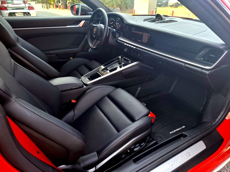 Porsche 911 Turbo S - Пробег само 6350 км! , снимка 13 - Автомобили и джипове - 51735112