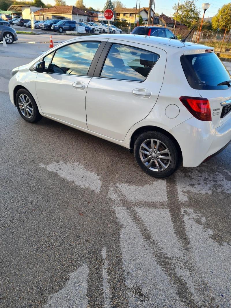 Toyota Yaris 1.4 D4D 90к.с. 2015г., снимка 4 - Автомобили и джипове - 52202744