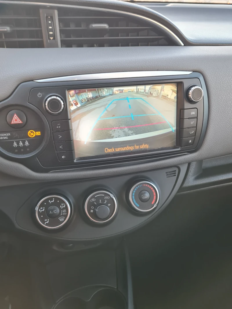 Toyota Yaris 1.4 D4D 90к.с. 2015г., снимка 10 - Автомобили и джипове - 52202744