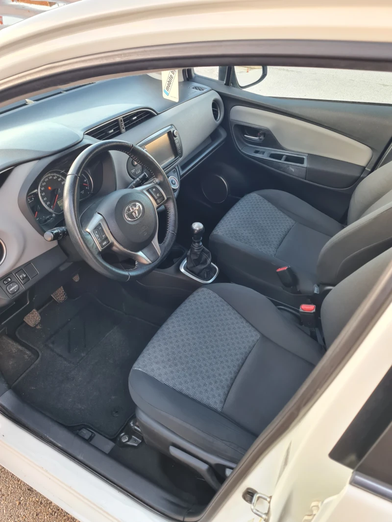 Toyota Yaris 1.4 D4D 90к.с. 2015г., снимка 6 - Автомобили и джипове - 52202744