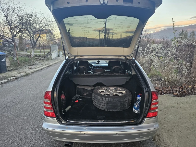 Mercedes-Benz C 200, снимка 15 - Автомобили и джипове - 52616901