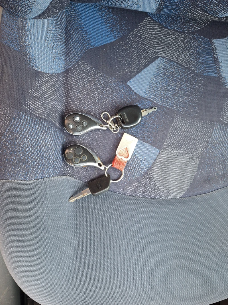 Renault Clio 1, 2i* ГАЗ* КЛИМА, снимка 16 - Автомобили и джипове - 52850796