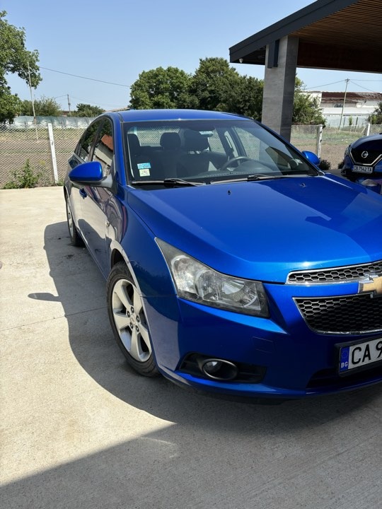 Chevrolet Cruze седан, снимка 2 - Автомобили и джипове - 46322891