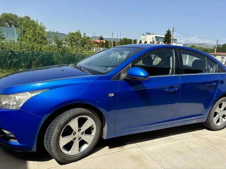 Chevrolet Cruze седан, снимка 4 - Автомобили и джипове - 47349644