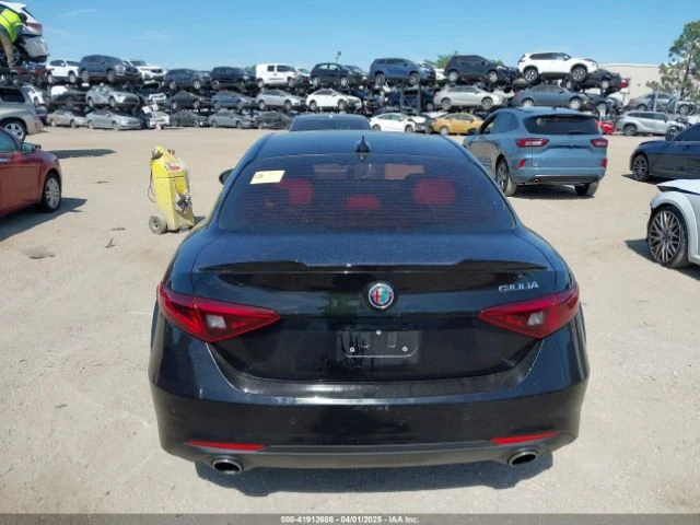 Alfa Romeo Giulia TI RWD CARFAX АВТО ФИНАНСИРАНЕ  - изображение 7