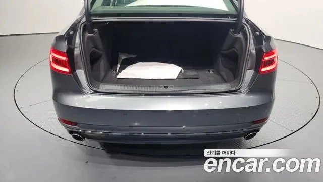 Audi A4 45 TFSI, снимка 12 - Автомобили и джипове - 53974587