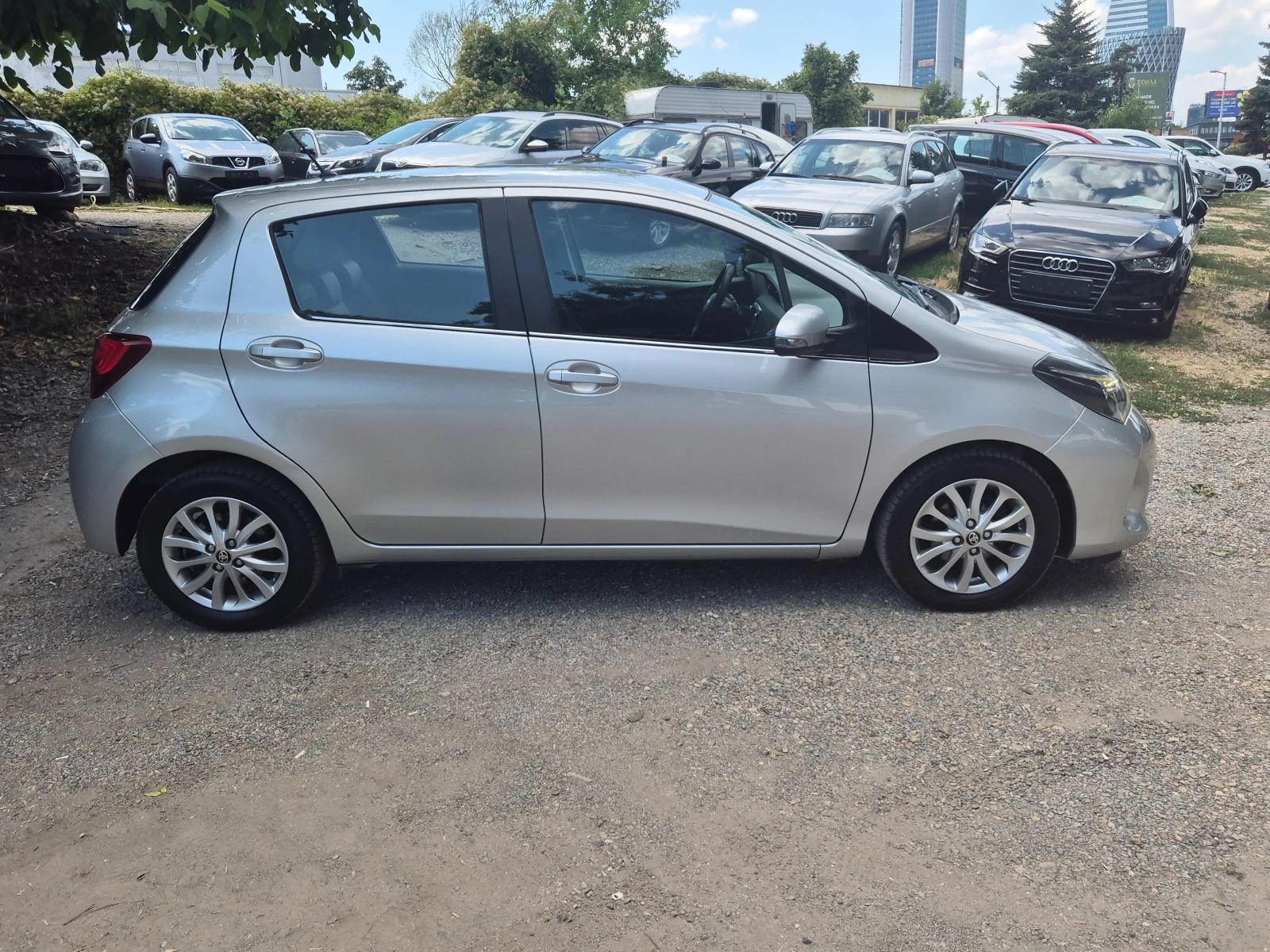 Toyota Yaris 1.4D-4D NAVI КАМЕРА КОЖА КРУИЗ - изображение 4