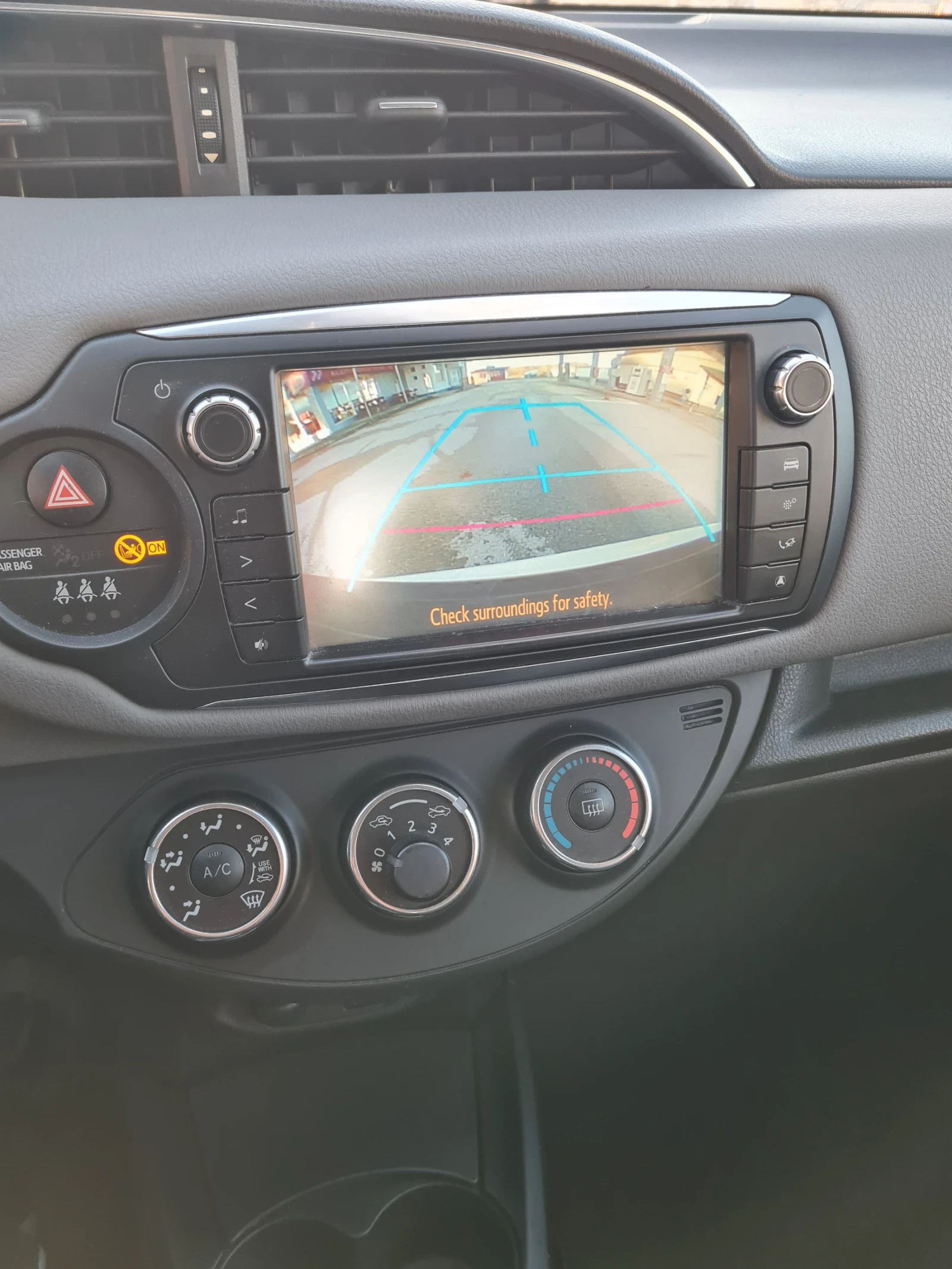 Toyota Yaris 1.4 D4D 90к.с. 2015г. - изображение 10