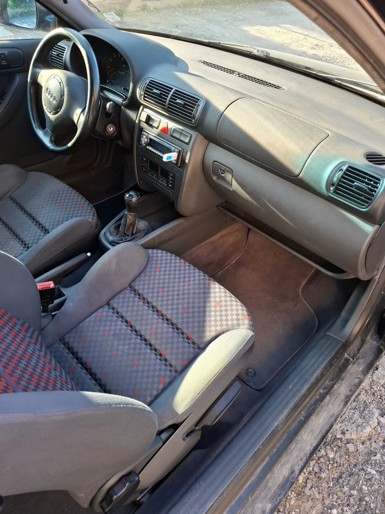 Audi A3 1.8i 125к.с газ/бензин - изображение 4