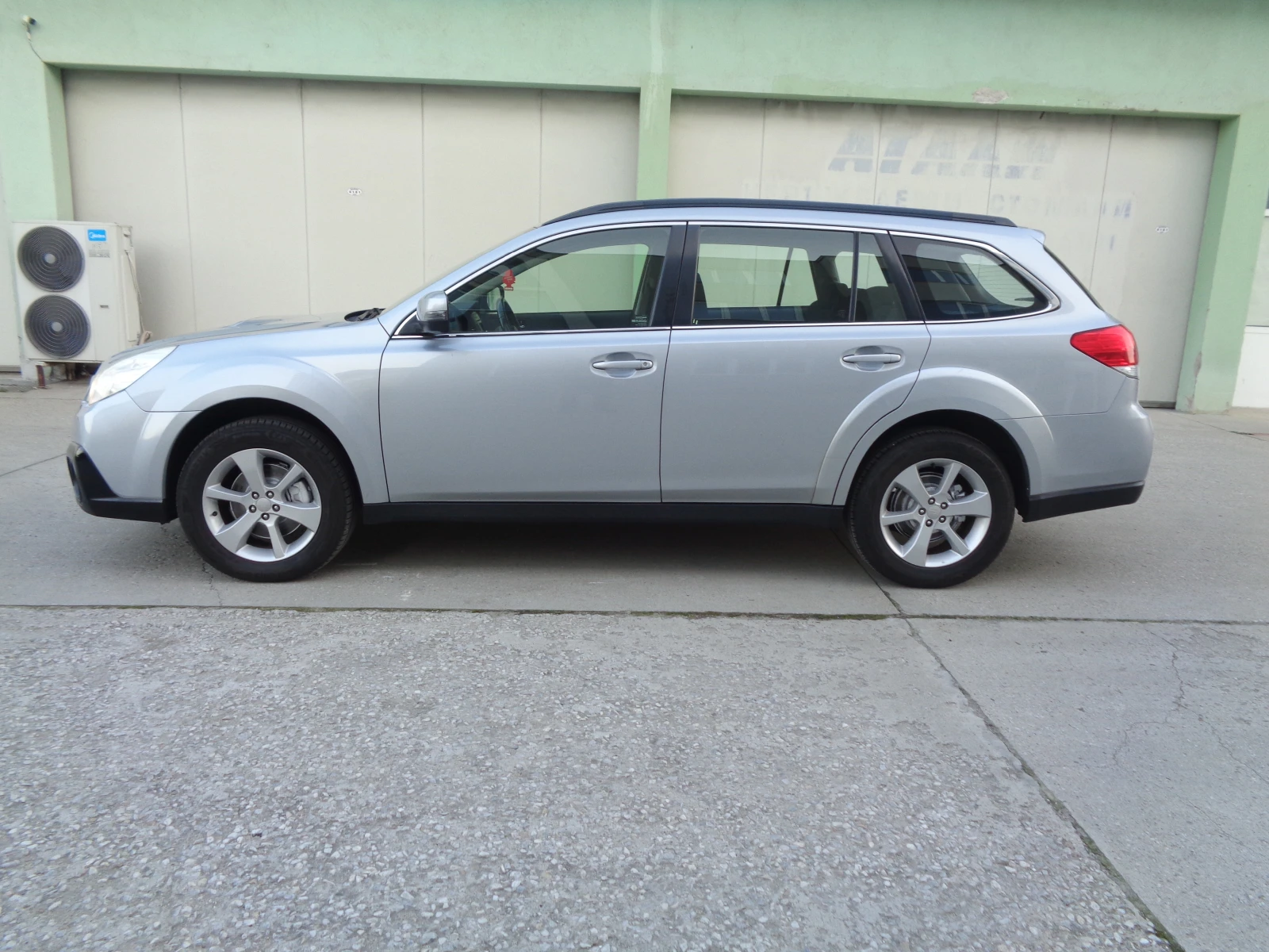 Subaru Outback 2.0D-150-4X4-CH-BARTER-LIZING - изображение 7