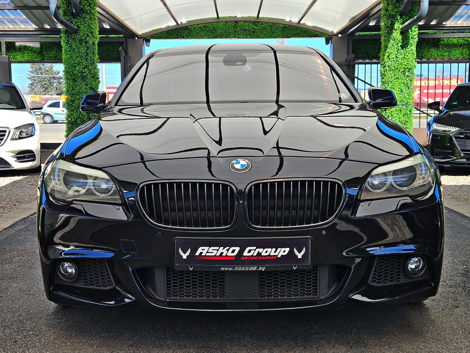 BMW 530 M/XD/ОБСЛУЖЕН/SHADOW LINE/DISTR/HEAD UP/ПОДГРЕВ, снимка 2 - Автомобили и джипове - 53767156