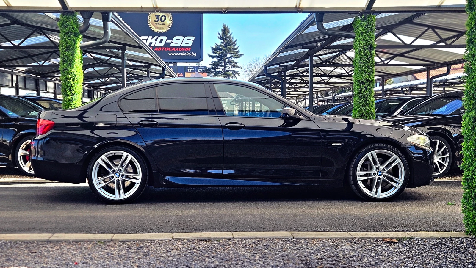 BMW 530 M/XD/ОБСЛУЖЕН/SHADOW LINE/DISTR/HEAD UP/ПОДГРЕВ, снимка 4 - Автомобили и джипове - 53767156