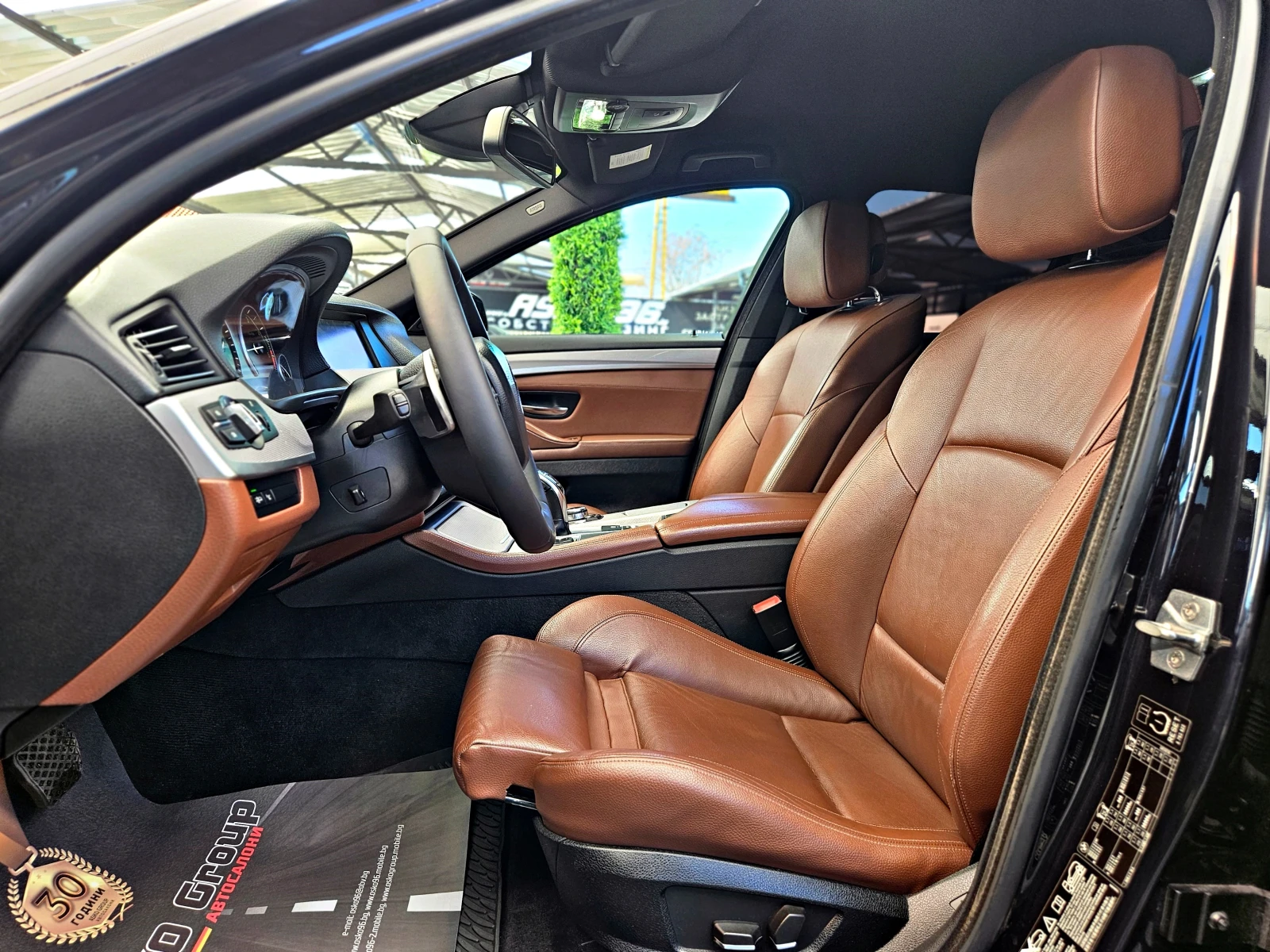 BMW 530 M/XD/ОБСЛУЖЕН/SHADOW LINE/DISTR/HEAD UP/ПОДГРЕВ, снимка 15 - Автомобили и джипове - 53767156