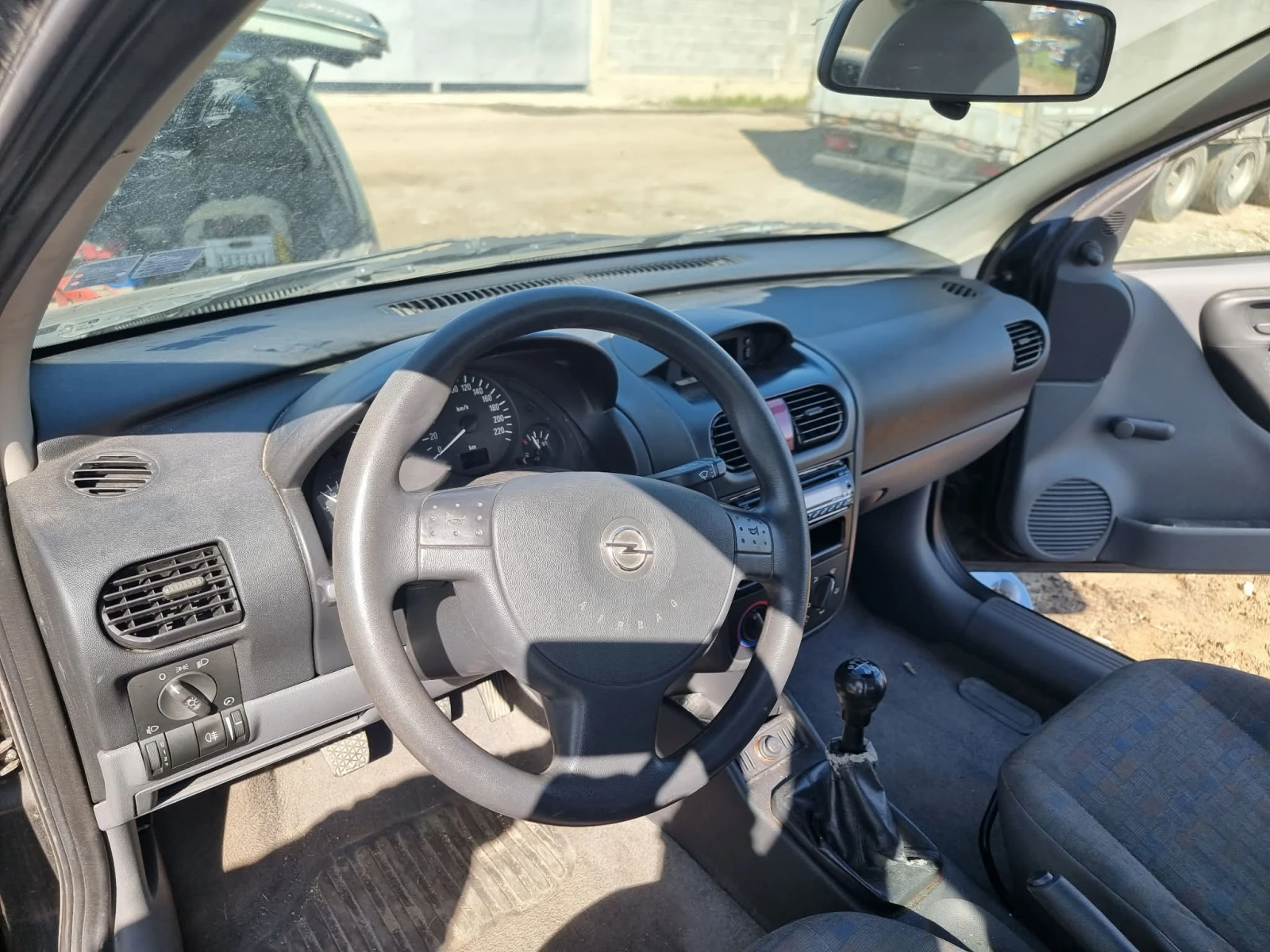 Opel Corsa 1.0 12V, снимка 3 - Автомобили и джипове - 53804054