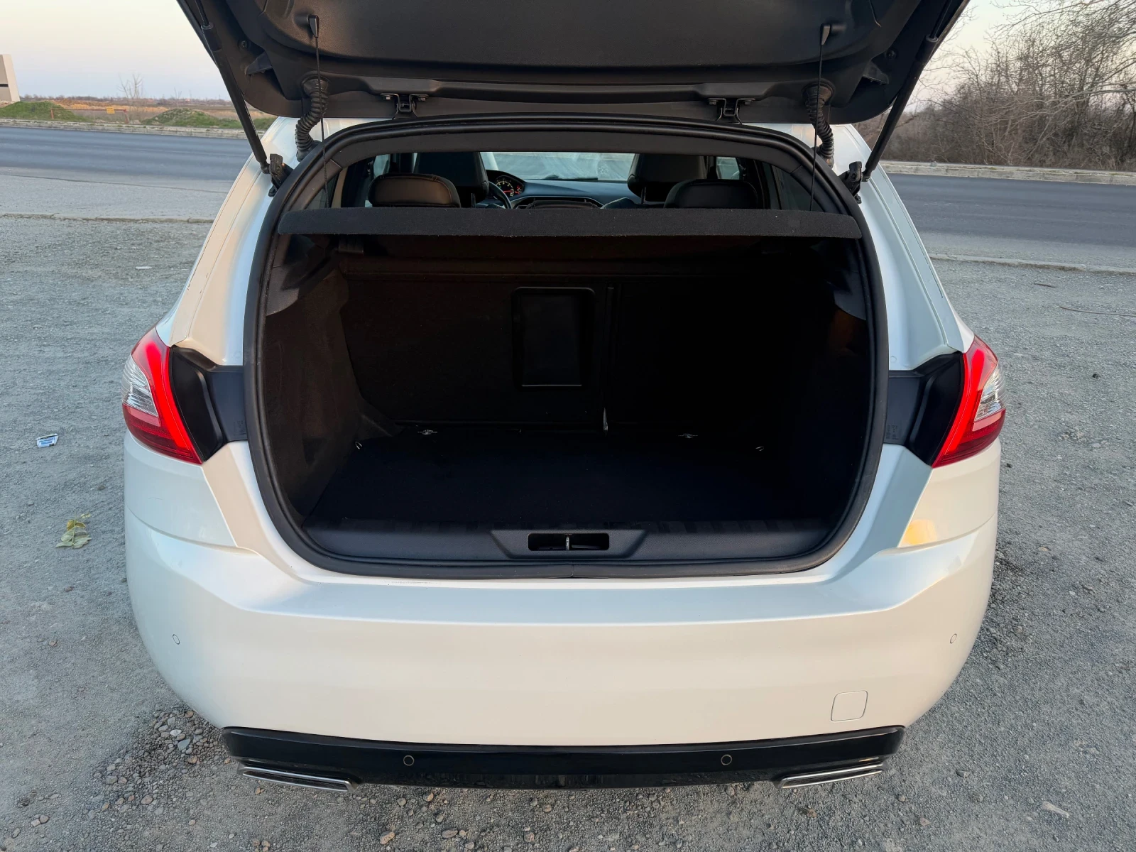 Peugeot 308 2.0HDI-179 GT LINE / АВТОМАТИК / ПАНОРАМА / ЕВРО6, снимка 15 - Автомобили и джипове - 53829887