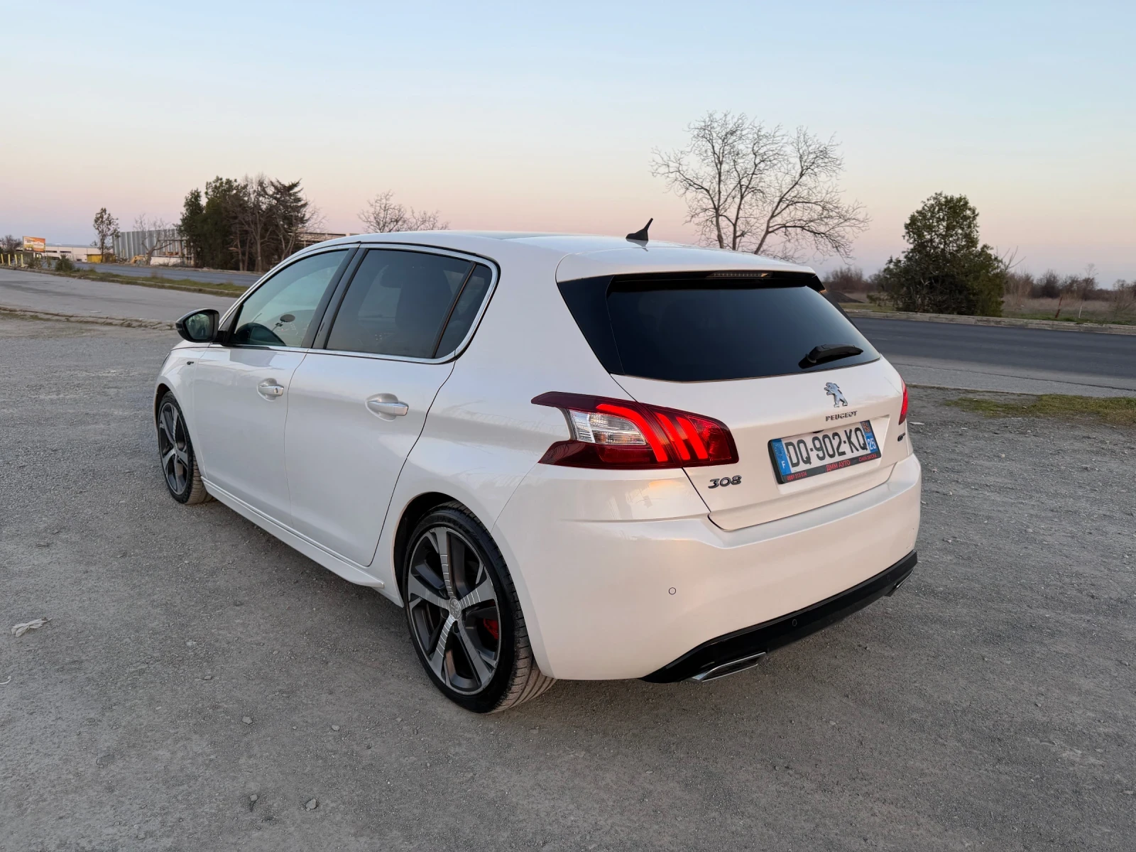 Peugeot 308 2.0HDI-179 GT LINE / АВТОМАТИК / ПАНОРАМА / ЕВРО6, снимка 7 - Автомобили и джипове - 53829887