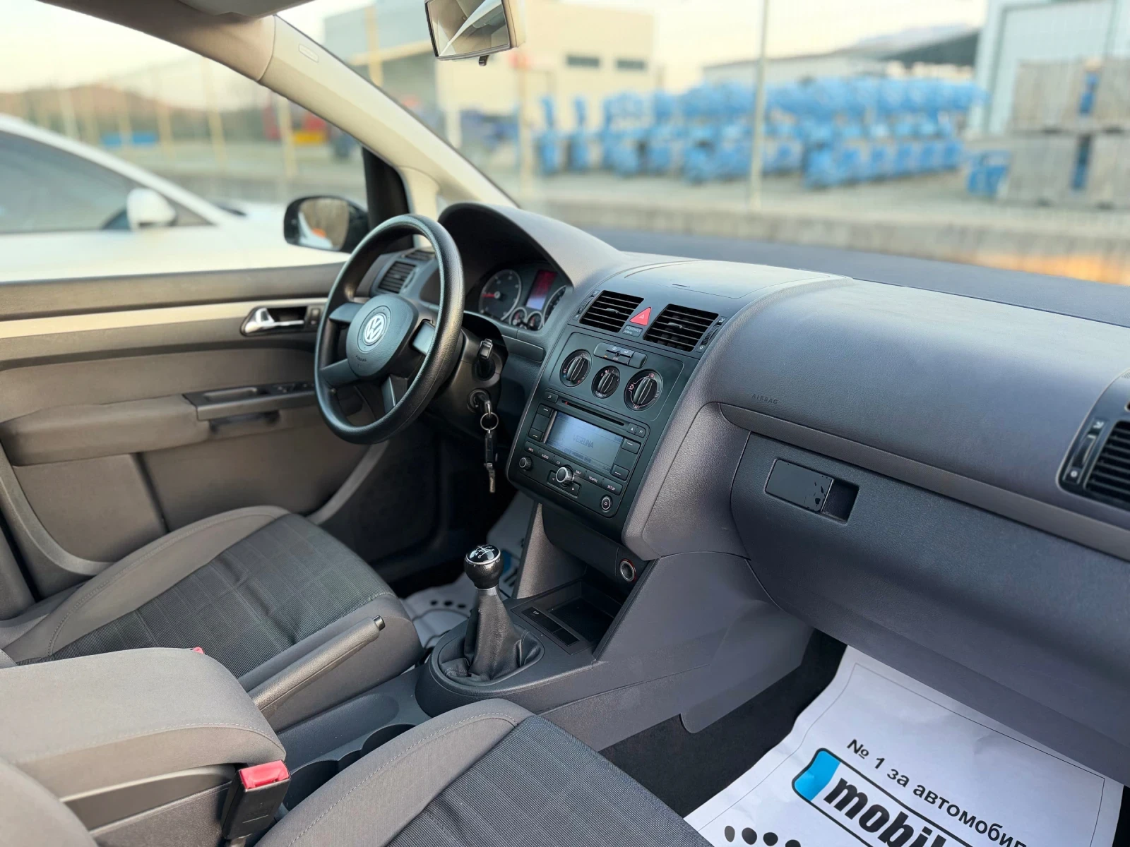 VW Touran 1.9TDi~105hp~6скорости~НАВИГАЦИЯ, снимка 14 - Автомобили и джипове - 53832614