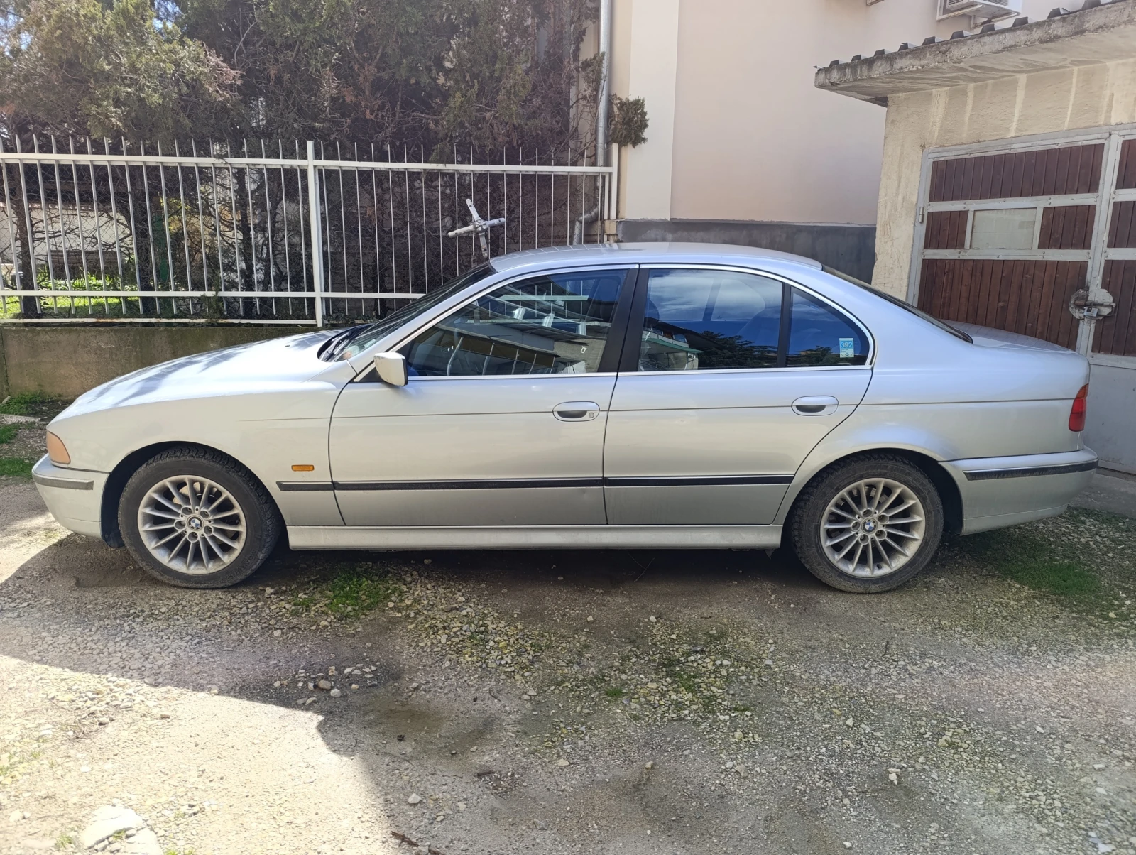 BMW 528, снимка 3 - Автомобили и джипове - 54017728