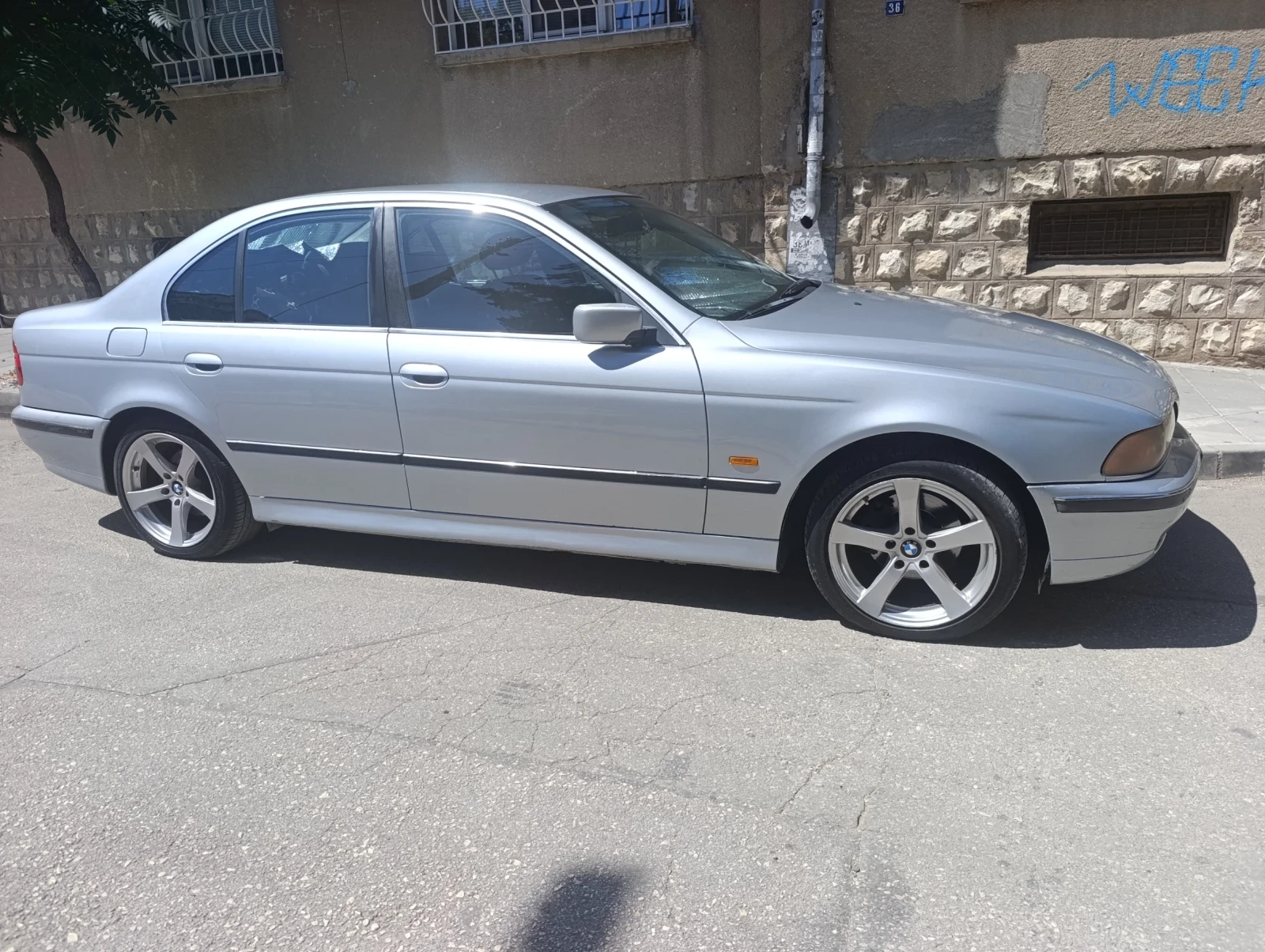 BMW 528, снимка 14 - Автомобили и джипове - 55508741