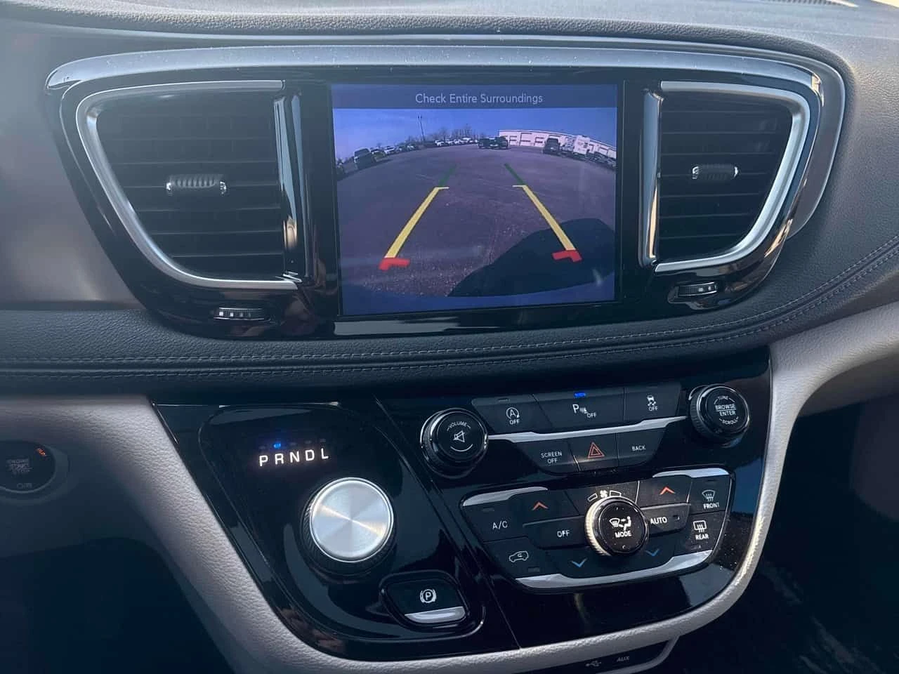 Chrysler Pacifica * Limited * PANO* ПОДГРЕВ* KEYLESS* , снимка 15 - Автомобили и джипове - 54151498