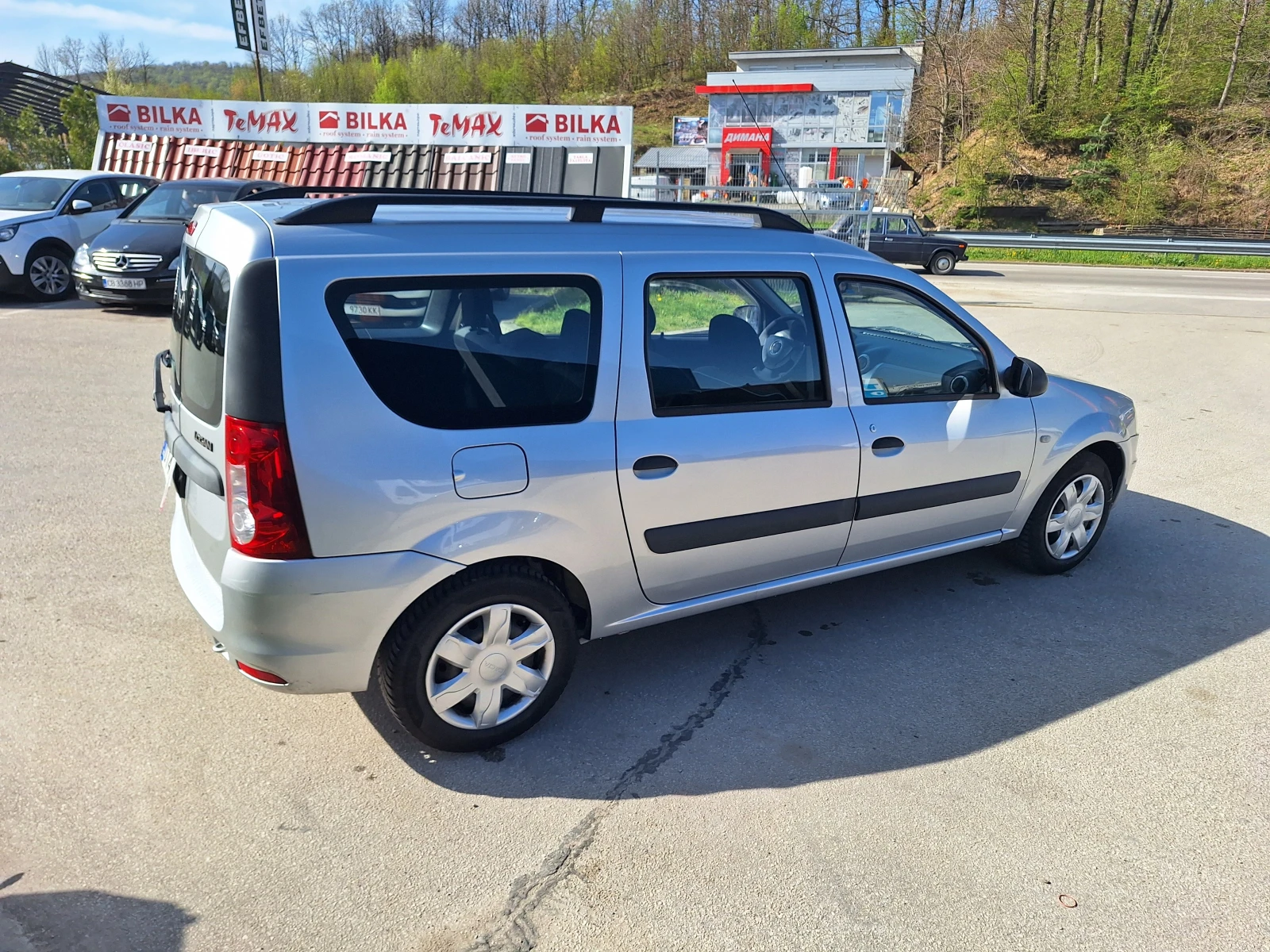 Dacia Logan 1.6i, снимка 6 - Автомобили и джипове - 54224613