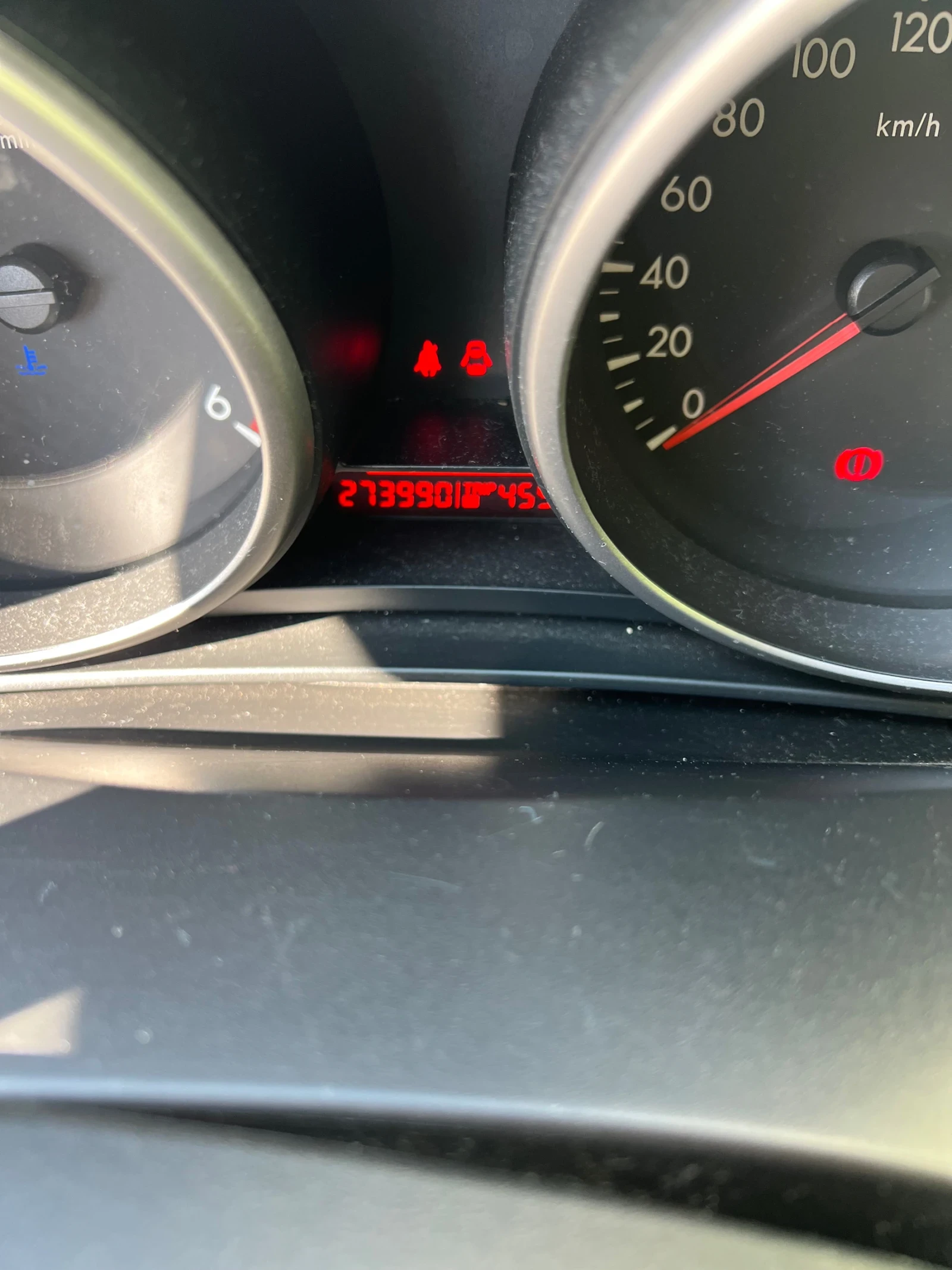 Mazda 3 1.6 CD, снимка 2 - Автомобили и джипове - 54253060