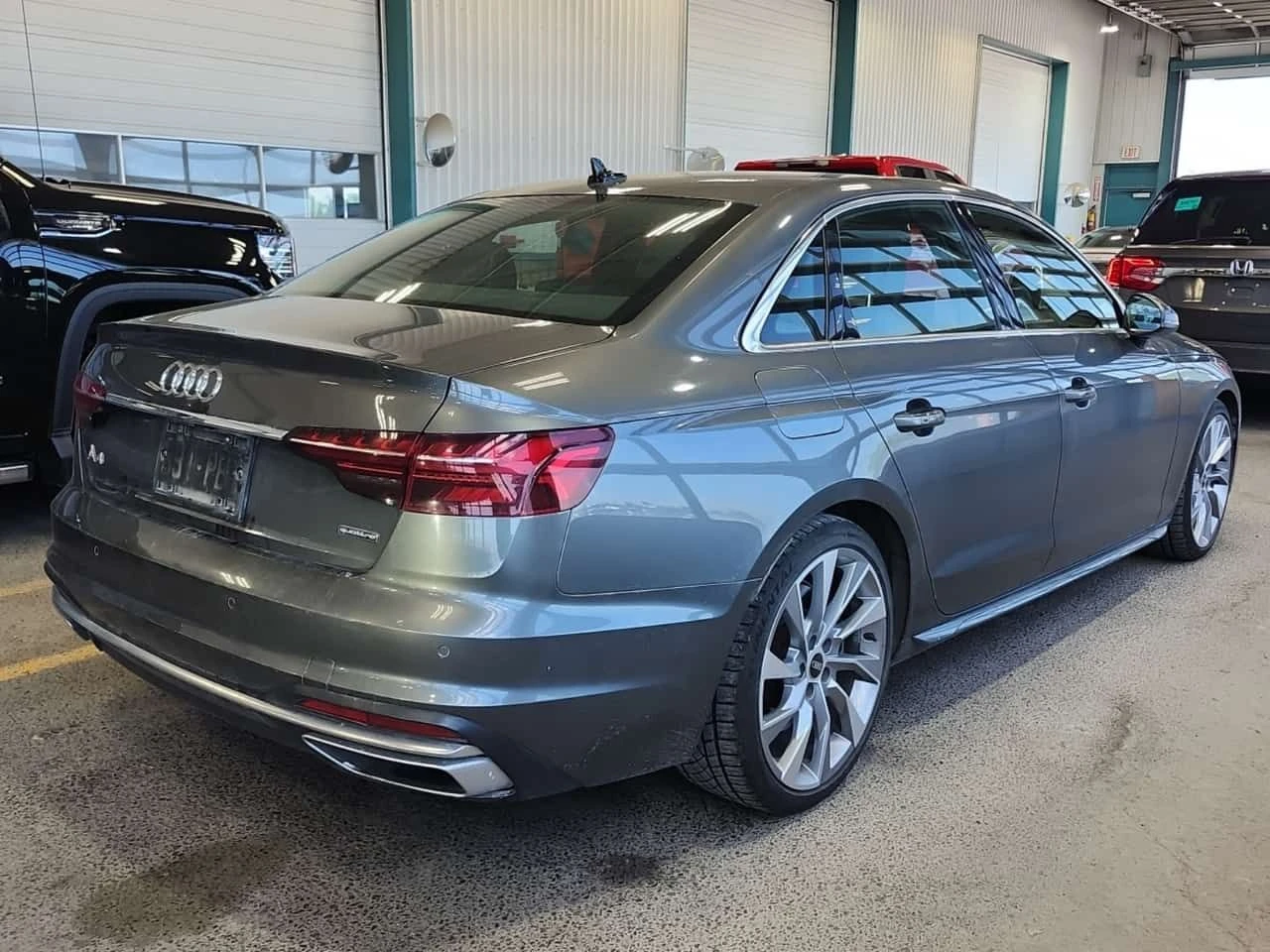 Audi A4  | PROGRESSIV | DISTRONIC | PANO | 2 КЛЮЧА , снимка 3 - Автомобили и джипове - 54691541