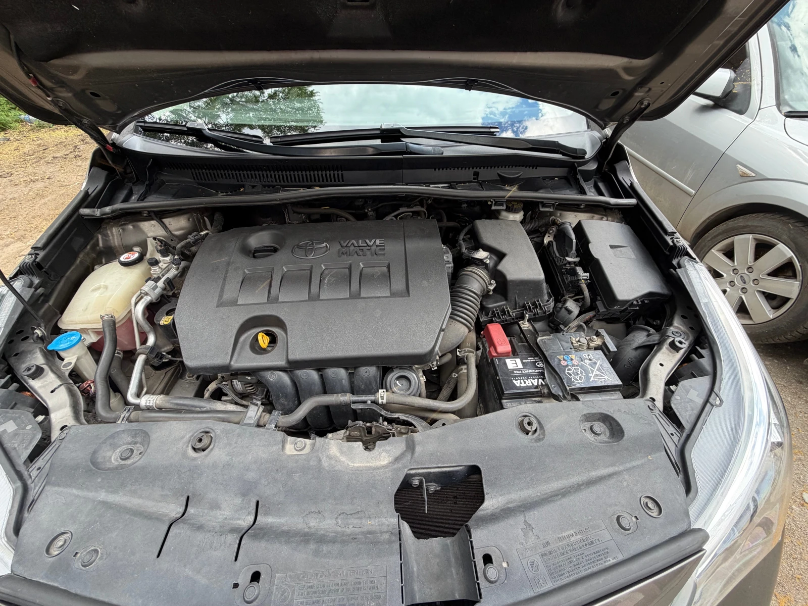 Toyota Avensis 1.8, снимка 10 - Автомобили и джипове - 54984925