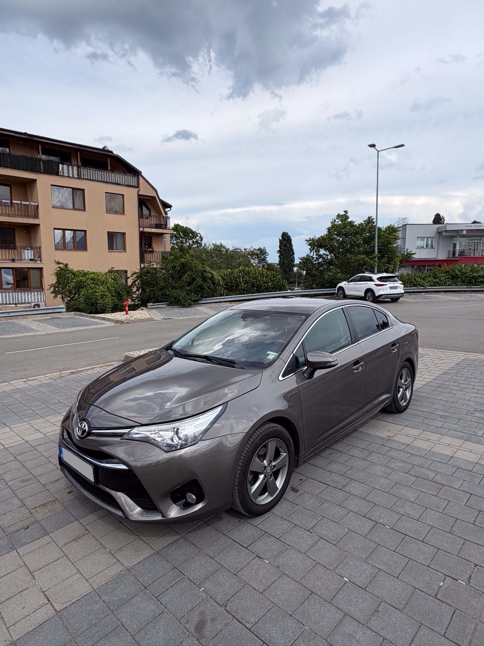 Toyota Avensis 1.8, снимка 2 - Автомобили и джипове - 54984925