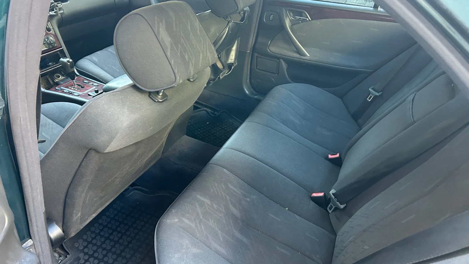 Mercedes-Benz E 200, снимка 7 - Автомобили и джипове - 55003149
