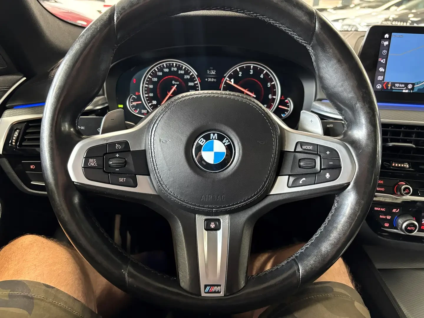 BMW 540 XDRIVE M SPORT PLUS/PANORAMA/360CAM/FULL, снимка 15 - Автомобили и джипове - 55151232