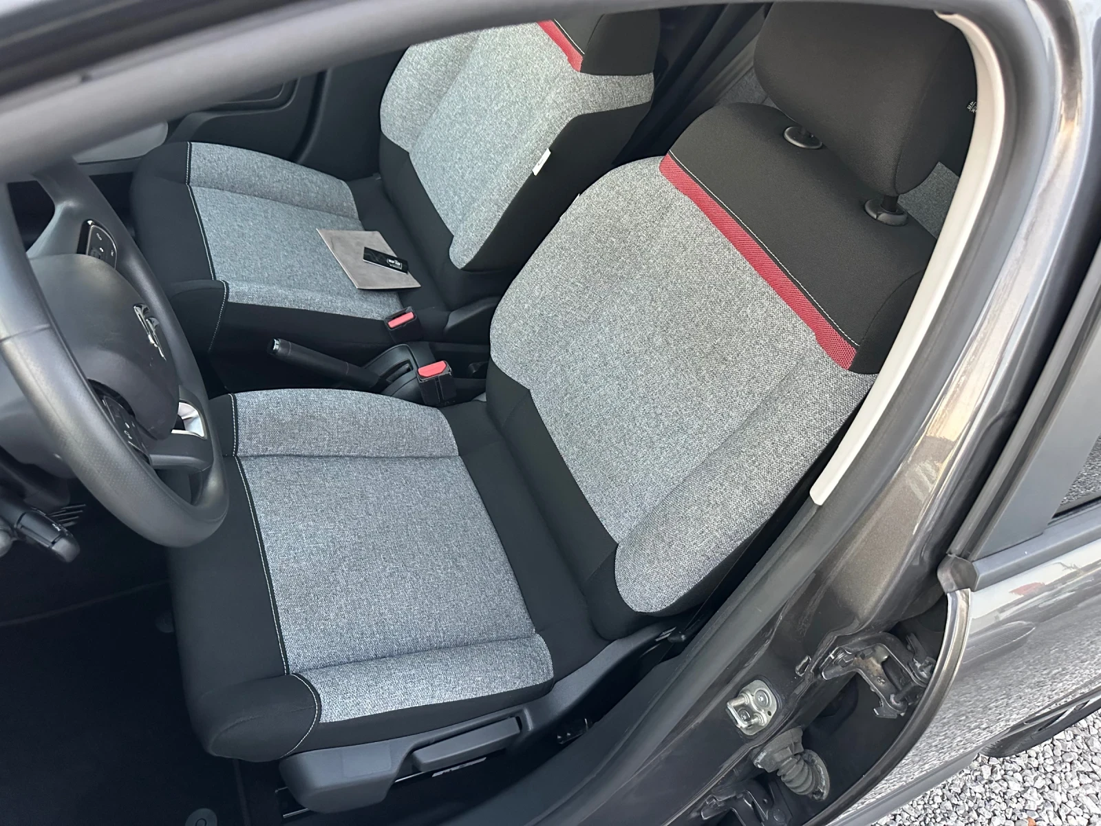 Citroen C3 1.2i 82HP* Limited* seriesC* new model 53000km EVR, снимка 8 - Автомобили и джипове - 55619066