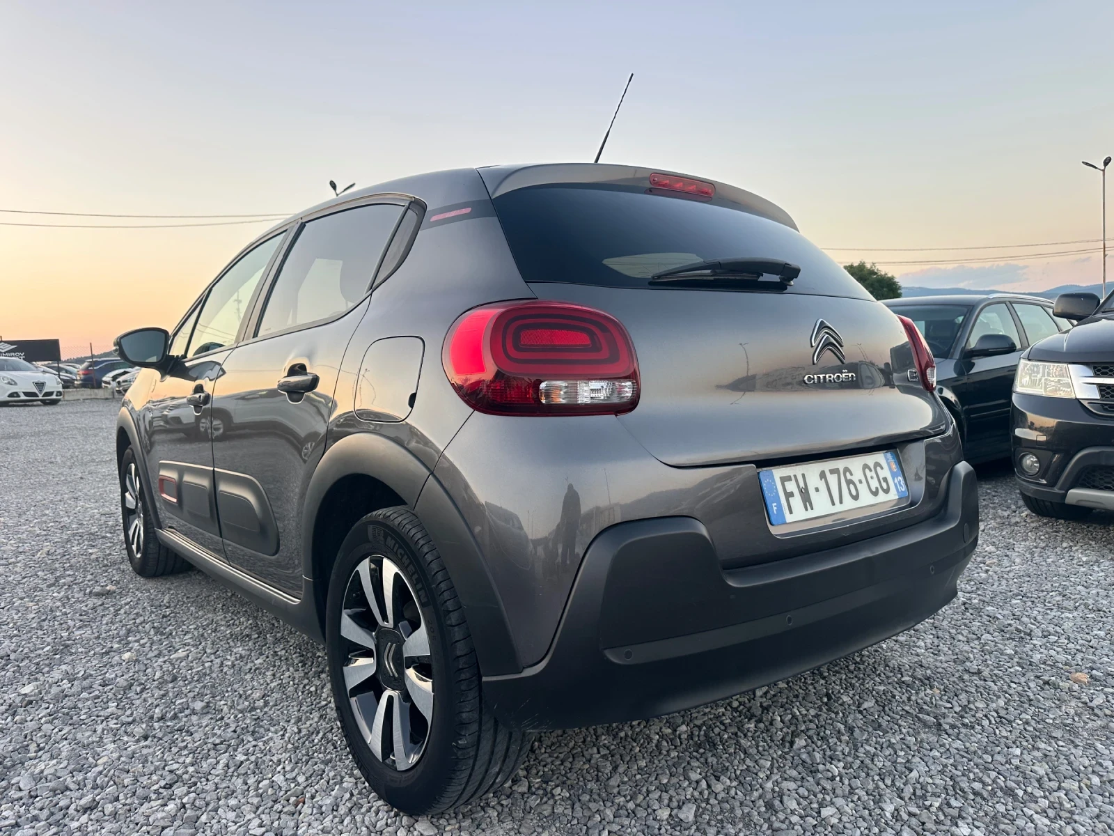 Citroen C3 1.2i 82HP* Limited* seriesC* new model 53000km EVR, снимка 2 - Автомобили и джипове - 55619066