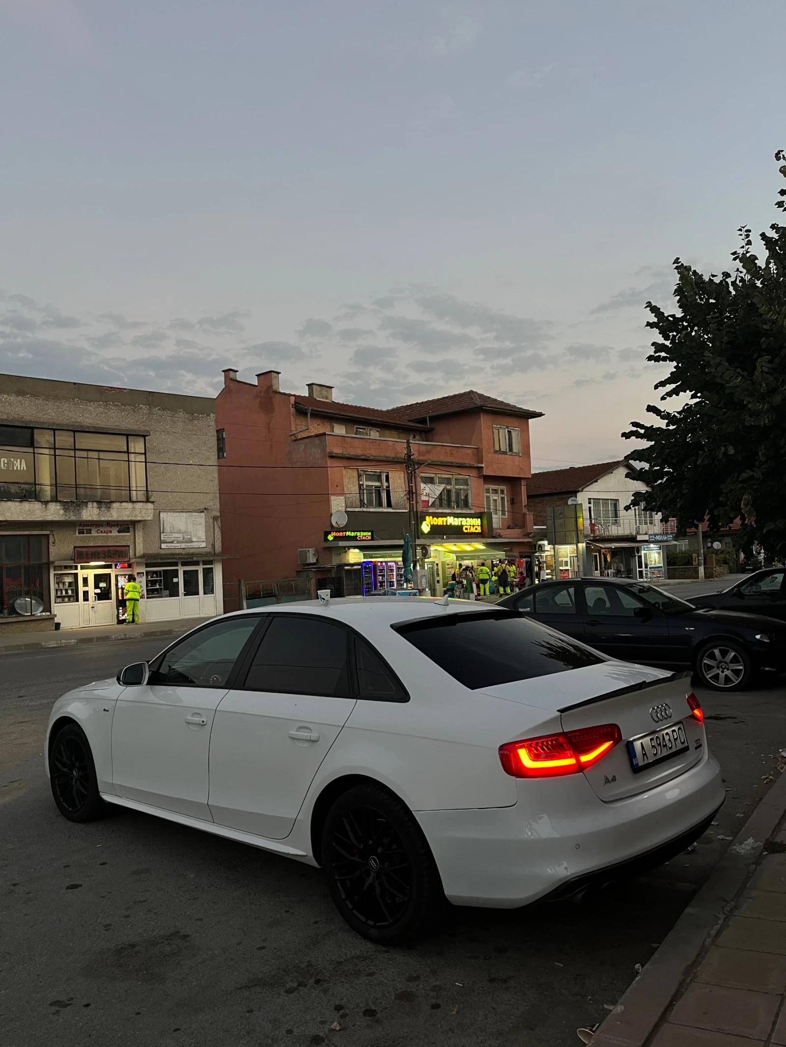 Audi A4 S line ръчка 2.0, снимка 4 - Автомобили и джипове - 55650513