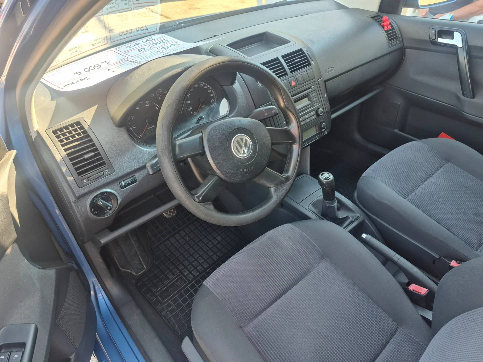 VW Polo БЕНЗИН, снимка 9 - Автомобили и джипове - 55740797