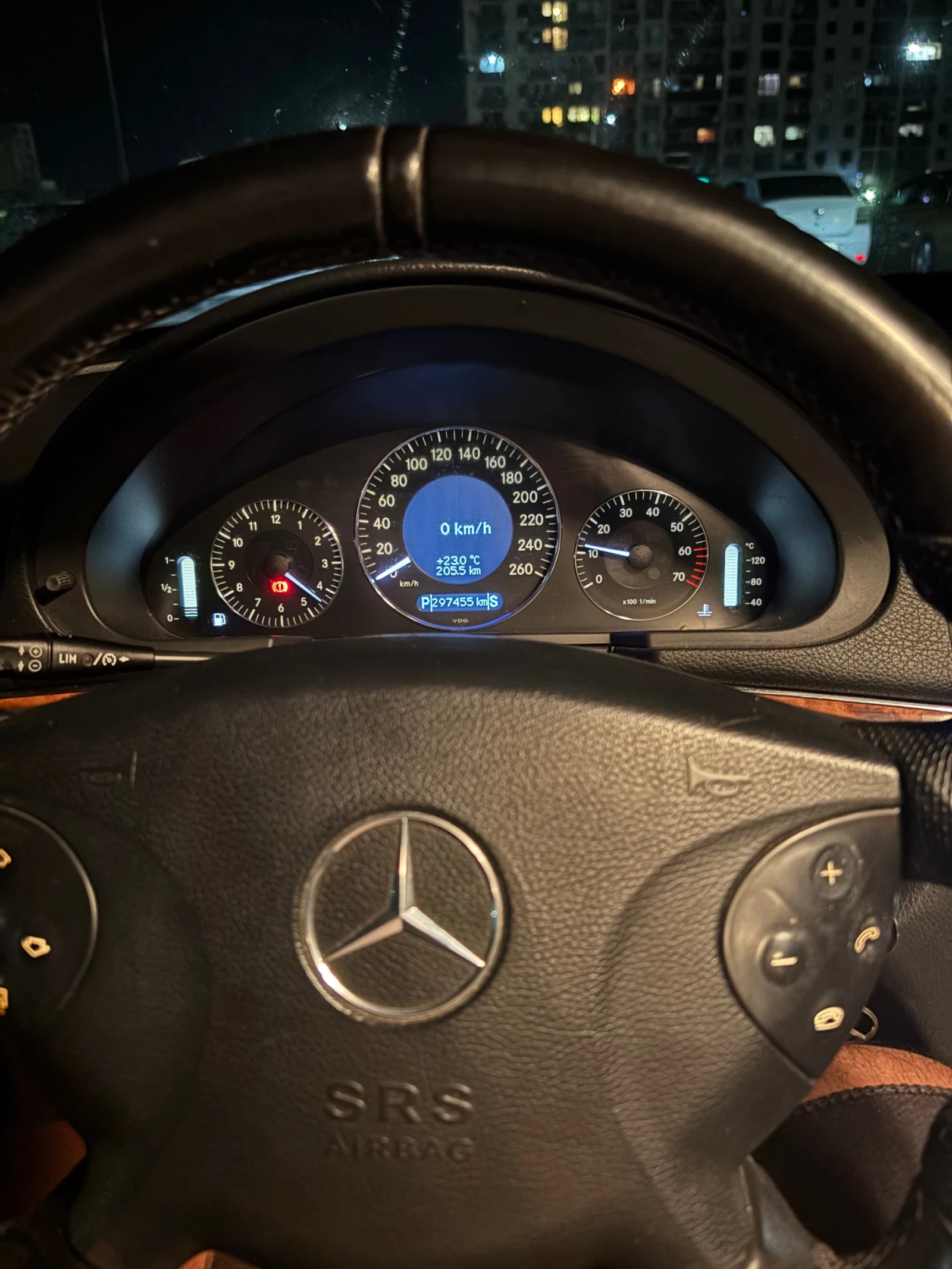 Mercedes-Benz E 320, снимка 9 - Автомобили и джипове - 55994381