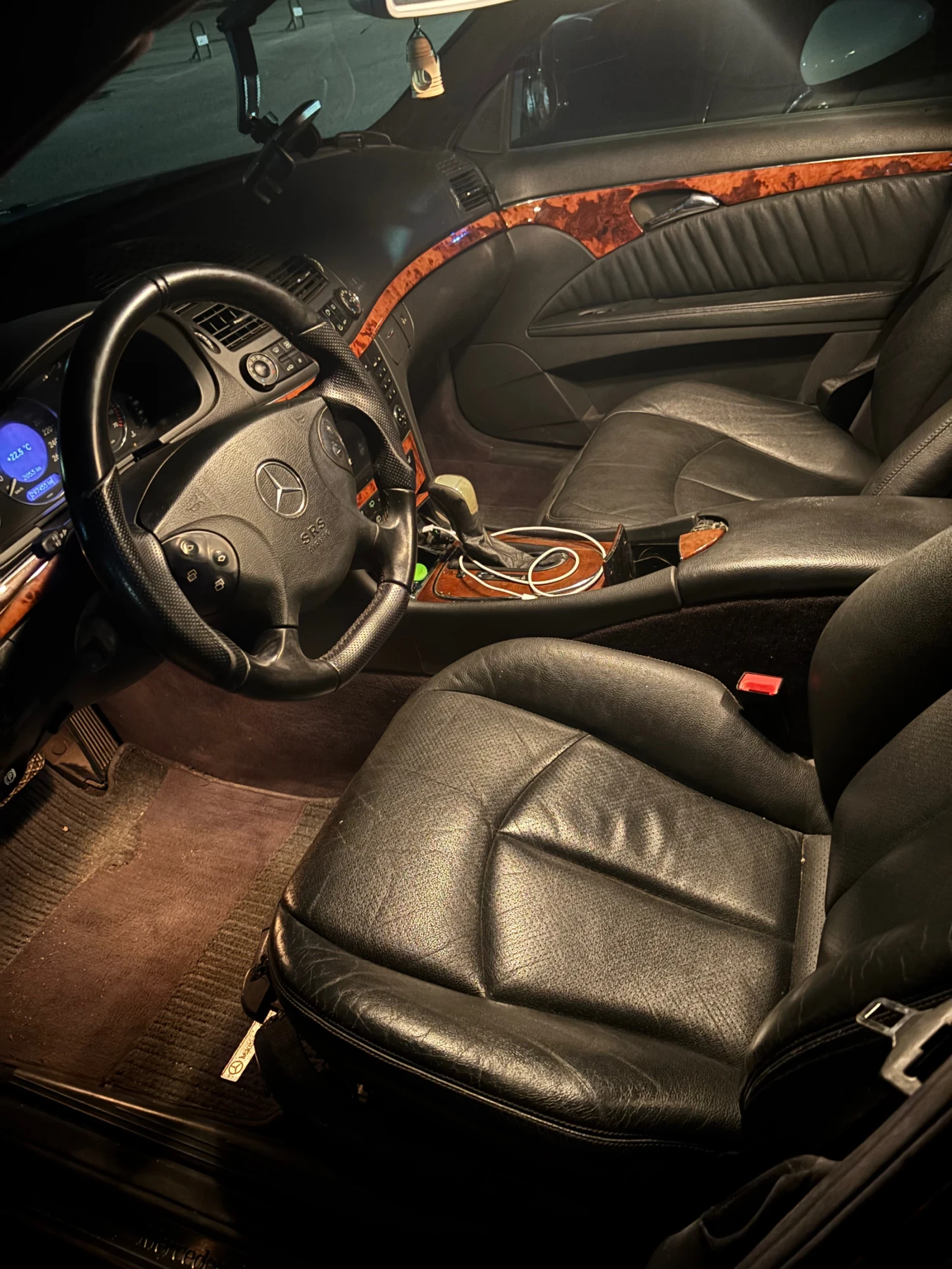 Mercedes-Benz E 320, снимка 12 - Автомобили и джипове - 55994381