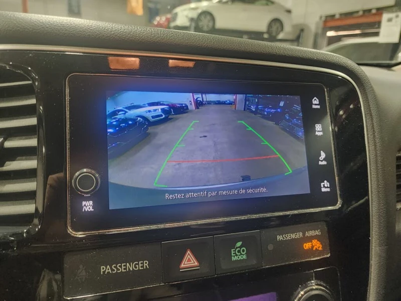 Mitsubishi Outlander ES S-AWC* ПОДГРЕВ* КАМЕРА* МЪРТВА ТОЧКА, снимка 12 - Автомобили и джипове - 52645152