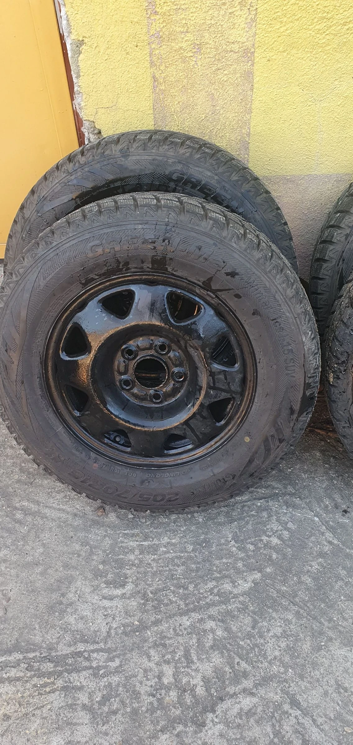 Honda Cr-v 2 к-та зимни гуми , газ, снимка 1