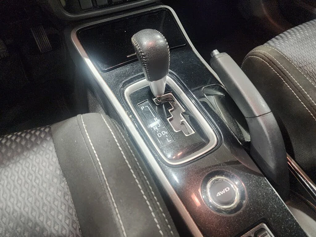 Mitsubishi Outlander ES S-AWC* �������* ������* ������ ����� | Mobile.bg � ����������� 13