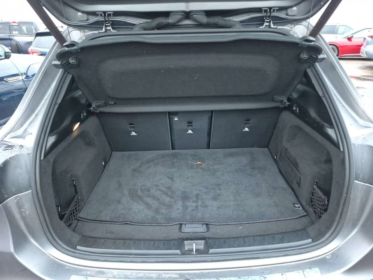 Mercedes-Benz GLA 45 AMG /360/DISTRONIC/BURMESTER, снимка 13 - Автомобили и джипове - 53937356